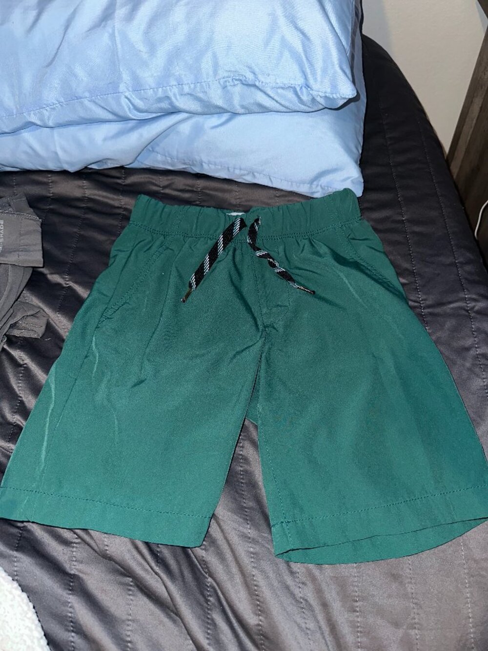 Old Navy Boys Green Pull-On Shorts Size M 8